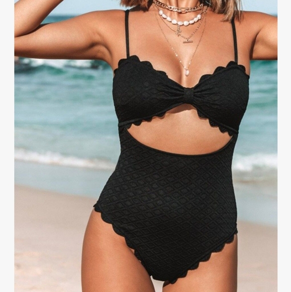 NWT Cupshe Black Textured Scallop Edge One Piece Swimsuit - Picture 1 of 16